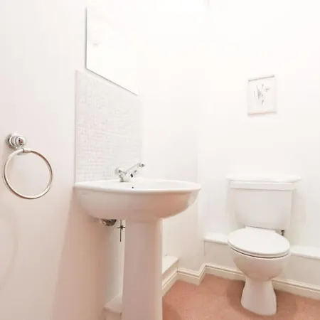 Two Bedroom Townhouse Walking Distance From Temple Meads Bristol